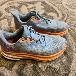 HOKA SNEAKERS